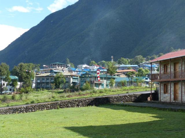 Lukla Airport Resort Lukla Eksteriør billede